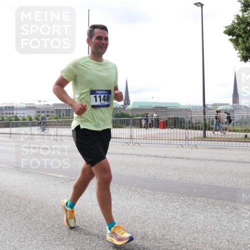 29.06.2025 - hella hamburg halbmarathon Lena Gebhardt http://msf.ph/oto/8422789 29.06.2025 10:28:00 Lombardsbrücke 1148, 1148, 2080, 3389, 3445, 5177, 5369, 5604, 5847, 6214, 6632, 7497, 7764, 7978, 8085, 8215, 9567, 9653, 9654, 9688, 10158, 10412, 10413, 11692, 11739, 12780, 12823, 12842, 13043, 13568, 13678, 13860, 14017, 14155, 14206, 15123, 15607, 15608, 16569, 16804, 16838, 17427, 17791, 18012, 18256, 18301, 18626 meine-sportfotos.de