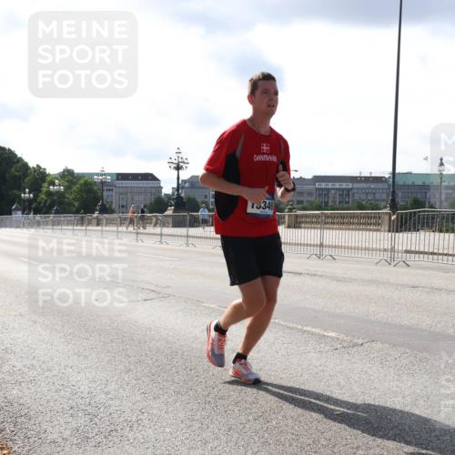 29.06.2025 - hella hamburg halbmarathon Lena Gebhardt http://msf.ph/oto/8422798 29.06.2025 09:42:47 Lombardsbrücke 346, 2618, 5612, 7331, 7855, 9269, 10468, 11078, 11228, 12360, 12529, 12992, 13346, 13872, 13913, 14113, 14753, 14836, 15253, 16615, 17614, 18569, 18740, 19041, 19042, 19050, 19076, 19078 meine-sportfotos.de