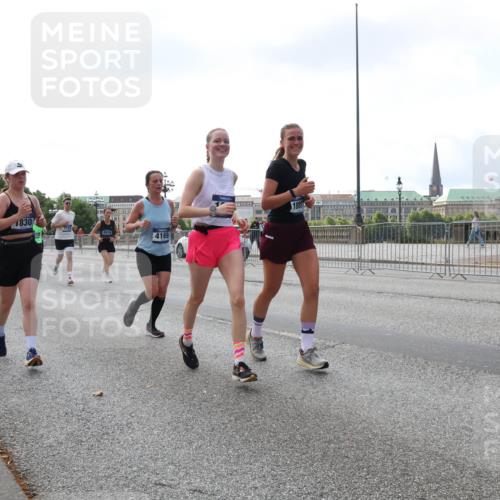 29.06.2025 - hella hamburg halbmarathon Lena Gebhardt http://msf.ph/oto/8422799 29.06.2025 10:06:03 Lombardsbrücke 1885, 1830, 7741, 6014, 4169, 1229, 1448, 1830, 1842, 2471, 2540, 3062, 3461, 3929, 4169, 4542, 4868, 5431, 5762, 6014, 6314, 7138, 7741, 8051, 8316, 8894, 8909, 9339, 9361, 9477, 9917, 10781, 10791, 10998, 11958, 13042, 13054, 13481, 13863, 14369, 14987, 15113, 15145, 15229, 15537, 15766, 15772, 16441, 16687, 17239, 17731, 17740, 17746, 17885, 18768, 18857, 18966, 18973, 19248 meine-sportfotos.de