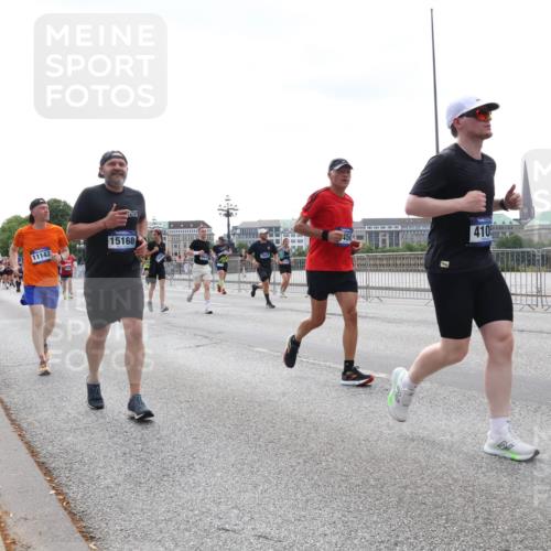 29.06.2025 - hella hamburg halbmarathon Lena Gebhardt http://msf.ph/oto/8422834 29.06.2025 10:43:03 Lombardsbrücke 15168, 11142, 150, 410, 1149, 1467, 1656, 1788, 1816, 1964, 2103, 2158, 2267, 2361, 2401, 2450, 2509, 2940, 2941, 2971, 3074, 3283, 3329, 3378, 3518, 3638, 3764, 4056, 4092, 4105, 4177, 4302, 4334, 4385, 4680, 5067, 5268, 5417, 5610, 5720, 5755, 5967, 6120, 6764, 7043, 7461, 7513, 7872, 8161, 8184, 8435, 8529, 8795, 8991, 9072, 9304, 9378, 9644, 9976, 10008, 10180, 10454, 10697, 11142, 11710, 12151, 12441, 13049, 13241 meine-sportfotos.de