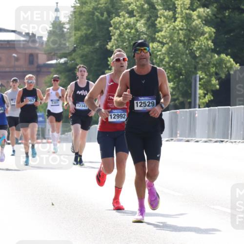 29.06.2025 - hella hamburg halbmarathon Lena Gebhardt http://msf.ph/oto/8422838 29.06.2025 09:42:50 Lombardsbrücke 85, 147, 097, 5301, 11994, 12341, 12992, 12529, 2618, 4338, 5612, 7331, 7855, 9097, 9269, 10468, 11078, 11228, 11994, 12341, 12360, 12529, 12992, 13346, 13872, 13913, 14113, 14753, 14836, 15253, 16615, 17614, 18740, 19041, 19042, 19050, 19076, 19078 meine-sportfotos.de