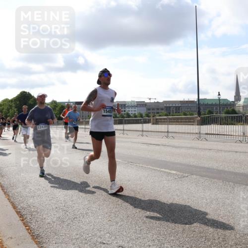 29.06.2025 - hella hamburg halbmarathon Lena Gebhardt http://msf.ph/oto/8422848 29.06.2025 09:52:02 Lombardsbrücke 12438, 15451, 1057, 1312, 1353, 1520, 1569, 1604, 1631, 1763, 1903, 2653, 2880, 3305, 3437, 3618, 3697, 4634, 4843, 4865, 4991, 5014, 5047, 5129, 5231, 5336, 5690, 5987, 6373, 6490, 6700, 6705, 6711, 6770, 7092, 7105, 7185, 7710, 8074, 8346, 8359, 8564, 8871, 8900, 9114, 9348, 9358, 9444, 9547, 9659, 10319, 10375, 10480, 10493, 10669, 10691, 10934, 10978, 11021, 11417, 11714, 11821, 12438, 12623, 12711, 13728 meine-sportfotos.de
