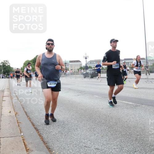 29.06.2025 - hella hamburg halbmarathon Lena Gebhardt http://msf.ph/oto/8422875 29.06.2025 10:52:54 Lombardsbrücke 18106, 12994, 4009, 1369, 1826, 2146, 2291, 2362, 2420, 2528, 2701, 2983, 2988, 3140, 3227, 3787, 4591, 4626, 4729, 5360, 6135, 6521, 7032, 7511, 7681, 7737, 8641, 9068, 9070, 9103, 9545, 10055, 10080, 10392, 10417, 10568, 10600, 10661, 10879, 10928, 10981, 11297, 11520, 11524, 11919, 12127, 12128, 12994, 13489, 13916, 13917, 14009, 14765, 14807, 14977, 14979, 16137 meine-sportfotos.de