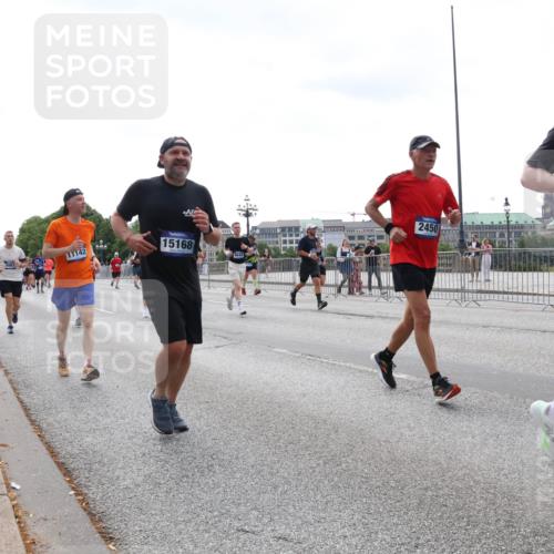 29.06.2025 - hella hamburg halbmarathon Lena Gebhardt http://msf.ph/oto/8422890 29.06.2025 10:43:03 Lombardsbrücke 11142, 15168, 2450, 4105, 1149, 1467, 1656, 1788, 1816, 1964, 2103, 2158, 2267, 2361, 2401, 2450, 2509, 2940, 2941, 2971, 3074, 3283, 3329, 3378, 3518, 3638, 3764, 4056, 4092, 4105, 4177, 4302, 4334, 4385, 4680, 5067, 5268, 5417, 5610, 5720, 5755, 5967, 6120, 6764, 7043, 7461, 7513, 7872, 8161, 8184, 8435, 8529, 8795, 8991, 9072, 9304, 9378, 9644, 9976, 10008, 10180, 10454, 10697, 11142, 11710, 12151, 12441, 13049, 13241 meine-sportfotos.de