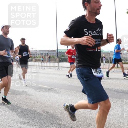 29.06.2025 - hella hamburg halbmarathon Lena Gebhardt http://msf.ph/oto/8422902 29.06.2025 10:18:51 Lombardsbrücke 1540, 521, 12347, 3592, 5, 2, 2, 14532, 1234, 1349, 1521, 1718, 1755, 1820, 2096, 2703, 2781, 2802, 2821, 3026, 3105, 3118, 3202, 3529, 3591, 3592, 3631, 4123, 4383, 4718, 4802, 4845, 5049, 5264, 5266, 5323, 5834, 5910, 6194, 6249, 6332, 6413, 6482, 6533, 6736, 7051, 7121, 7160, 7214, 7252, 7454, 8341, 8665, 8780, 9222, 9270, 9272, 9276, 9505, 9549, 9586, 9658, 9748, 9756, 9757, 10037, 10172, 10467, 10502, 10659, 10687, 10816, 12541, 12548, 12552, 12703, 13341 meine-sportfotos.de