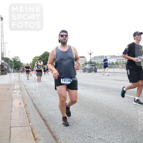 29.06.2025 - hella hamburg halbmarathon Lena Gebhardt http://msf.ph/oto/8422904 29.06.2025 10:52:55 Lombardsbrücke 18106, 299, 14009, 1369, 1826, 2146, 2291, 2362, 2420, 2528, 2701, 2983, 2988, 3140, 3227, 3787, 4591, 4626, 4729, 5360, 6135, 6521, 7032, 7511, 7681, 7737, 8641, 9068, 9070, 9103, 9545, 10055, 10080, 10392, 10417, 10568, 10600, 10661, 10879, 10928, 10981, 11520, 11524, 11919, 12127, 12128, 12994, 13489, 13916, 13917, 14009, 14765, 14807, 14977, 14979, 16137 meine-sportfotos.de