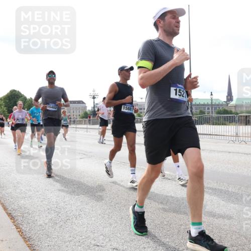 29.06.2025 - hella hamburg halbmarathon Lena Gebhardt http://msf.ph/oto/8422946 29.06.2025 10:18:51 Lombardsbrücke 19130, 15402, 15881, 1521, 1234, 1349, 1521, 1718, 1755, 1820, 2096, 2703, 2781, 2802, 2821, 3026, 3105, 3118, 3202, 3529, 3591, 3592, 3631, 4123, 4383, 4718, 4802, 4845, 5049, 5264, 5266, 5323, 5834, 5910, 6194, 6249, 6332, 6413, 6482, 6533, 6736, 7051, 7121, 7160, 7214, 7252, 7454, 8341, 8665, 8780, 9222, 9270, 9272, 9276, 9505, 9549, 9586, 9658, 9748, 9756, 9757, 10037, 10172, 10467, 10502, 10659, 10687, 10816, 12541, 12548, 12552, 12703, 13341 meine-sportfotos.de