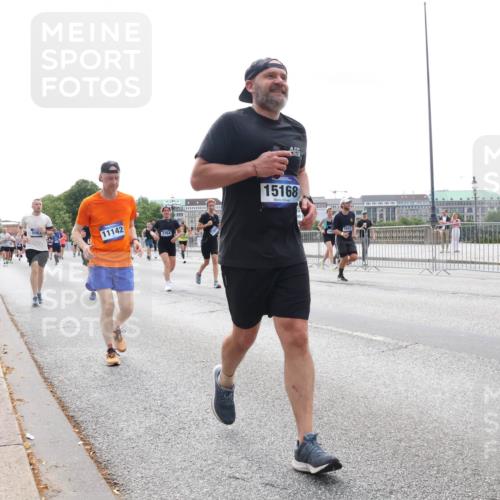 29.06.2025 - hella hamburg halbmarathon Lena Gebhardt http://msf.ph/oto/8422954 29.06.2025 10:43:04 Lombardsbrücke 5067, 11142, 3764, 15168, 2450, 1149, 1467, 1656, 1788, 1816, 1878, 1964, 2103, 2158, 2267, 2361, 2401, 2450, 2509, 2940, 2941, 2971, 3074, 3238, 3283, 3329, 3378, 3518, 3638, 3764, 4056, 4092, 4105, 4177, 4302, 4334, 4385, 4680, 5067, 5268, 5417, 5610, 5720, 5755, 5967, 6120, 6764, 7043, 7461, 7513, 7872, 8161, 8184, 8435, 8529, 8795, 8991, 9072, 9304, 9378, 9644, 9976, 10008, 10180, 10454, 10697, 11142, 11710, 12151, 12441, 13049, 13241 meine-sportfotos.de