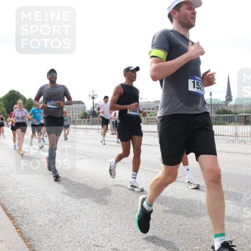29.06.2025 - hella hamburg halbmarathon Lena Gebhardt http://msf.ph/oto/8422964 29.06.2025 10:18:51 Lombardsbrücke 19130, 15402, 15881, 1521, 1234, 1349, 1521, 1718, 1755, 1820, 2096, 2703, 2781, 2802, 2821, 3026, 3105, 3118, 3202, 3529, 3591, 3592, 3631, 4123, 4383, 4718, 4802, 4845, 5049, 5264, 5266, 5323, 5834, 5910, 6194, 6249, 6332, 6413, 6482, 6533, 6736, 7051, 7121, 7160, 7214, 7252, 7454, 8341, 8665, 8780, 9222, 9270, 9272, 9276, 9505, 9549, 9586, 9658, 9748, 9756, 9757, 10037, 10172, 10467, 10502, 10659, 10687, 10816, 12541, 12548, 12552, 12703, 13341 meine-sportfotos.de