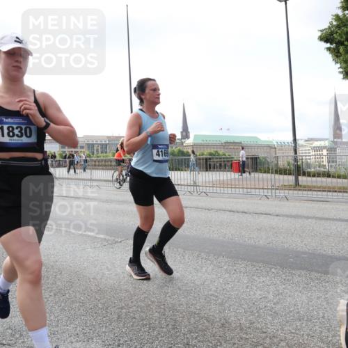 29.06.2025 - hella hamburg halbmarathon Lena Gebhardt http://msf.ph/oto/8422970 29.06.2025 10:06:04 Lombardsbrücke 7741, 1830, 4169, 1229, 1245, 1448, 1830, 1842, 2471, 2540, 3062, 3461, 3929, 4169, 4542, 4868, 5431, 5762, 6014, 6314, 7138, 7741, 8051, 8316, 8894, 8909, 9339, 9361, 9477, 9917, 10781, 10791, 10998, 11958, 13042, 13054, 13481, 13863, 14369, 14987, 15113, 15145, 15229, 15462, 15537, 15766, 15772, 16441, 16687, 17239, 17731, 17740, 17746, 17885, 18768, 18857, 18966, 18973, 19248 meine-sportfotos.de