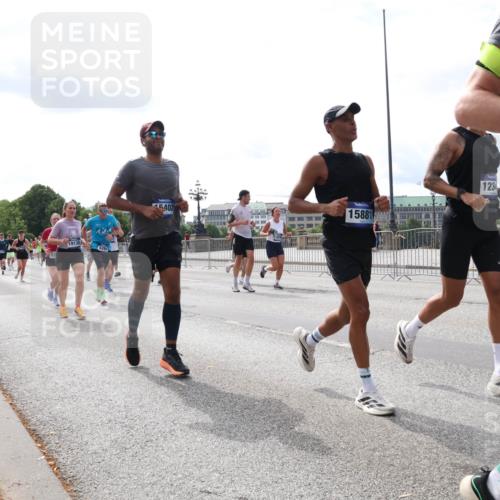 29.06.2025 - hella hamburg halbmarathon Lena Gebhardt http://msf.ph/oto/8422978 29.06.2025 10:18:52 Lombardsbrücke 19130, 5264, 5402, 15881, 1234, 1234, 1349, 1521, 1718, 1755, 1820, 2096, 2703, 2781, 2802, 2821, 3026, 3105, 3118, 3202, 3529, 3591, 3592, 3631, 4123, 4383, 4718, 4802, 4845, 5034, 5049, 5098, 5264, 5266, 5323, 5834, 5910, 6194, 6249, 6332, 6413, 6477, 6482, 6533, 6736, 7051, 7121, 7160, 7214, 7252, 7454, 8341, 8665, 8780, 9270, 9272, 9276, 9505, 9549, 9586, 9652, 9658, 9748, 9756, 9757, 10037, 10172, 10467, 10502, 10687, 10816, 12541, 12548, 12552, 12703 meine-sportfotos.de
