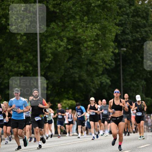 29.06.2025 - hella hamburg halbmarathon Dr. Thomas Lammeyer http://msf.ph/oto/8422980 29.06.2025 10:48:32 Kennedybrücke 1026, 1095, 1400, 1459, 1802, 1804, 2073, 2258, 2674, 2733, 3065, 3597, 4636, 4866, 4968, 5001, 5127, 5192, 5201, 5355, 5902, 5905, 6226, 6334, 6931, 7197, 7489, 8058, 8504, 8591, 8870, 9331, 9333, 9879, 10006, 10097, 10220, 10285, 10553, 11093 meine-sportfotos.de