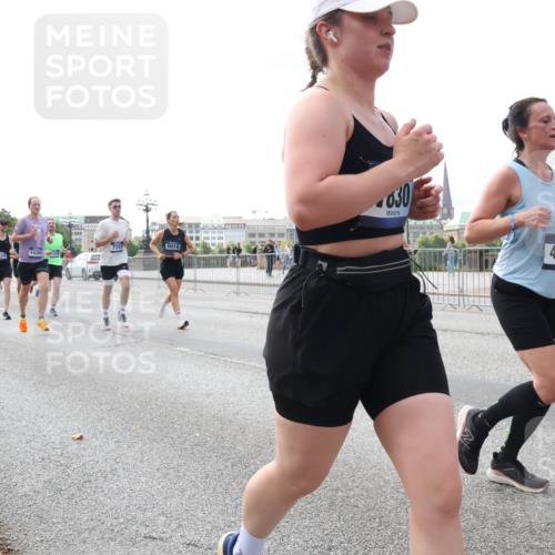29.06.2025 - hella hamburg halbmarathon Lena Gebhardt http://msf.ph/oto/8422992 29.06.2025 10:06:05 Lombardsbrücke 7741, 6014, 14369, 3062, 030, 4169, 1229, 1245, 1448, 1766, 1830, 1842, 2471, 2540, 3062, 3461, 3929, 4169, 4542, 4868, 5431, 5762, 6014, 6314, 7138, 7741, 8051, 8316, 8894, 8909, 9339, 9361, 9477, 9917, 10781, 10791, 10998, 13042, 13054, 13481, 13863, 14369, 14987, 15113, 15145, 15229, 15462, 15537, 15766, 15772, 16441, 16687, 17239, 17731, 17740, 17746, 17885, 18768, 18857, 18966, 18973, 19248 meine-sportfotos.de