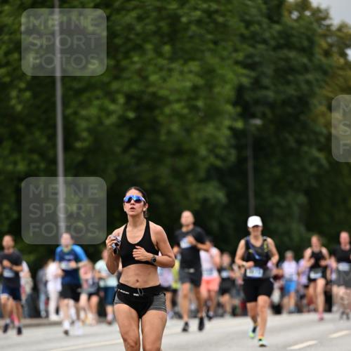 29.06.2025 - hella hamburg halbmarathon Dr. Thomas Lammeyer http://msf.ph/oto/8423013 29.06.2025 10:48:35 Kennedybrücke 1026, 1095, 1400, 1459, 1802, 1804, 2073, 2258, 2674, 2733, 3065, 3597, 4636, 4866, 4968, 5001, 5127, 5192, 5201, 5355, 5902, 5905, 6226, 6334, 7489, 8058, 8591, 8763, 8870, 9331, 9333, 9879, 10006, 10097, 10220, 10285, 10553, 10707, 11093 meine-sportfotos.de
