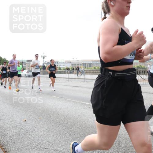 29.06.2025 - hella hamburg halbmarathon Lena Gebhardt http://msf.ph/oto/8423014 29.06.2025 10:06:05 Lombardsbrücke 14369, 7741, 6014, 4169, 1229, 1245, 1448, 1766, 1830, 1842, 2471, 2540, 3062, 3461, 3929, 4169, 4542, 4868, 5431, 5762, 6014, 6314, 7138, 7741, 8051, 8316, 8894, 8909, 9339, 9361, 9477, 9917, 10781, 10791, 10998, 13042, 13054, 13481, 13863, 14369, 14987, 15113, 15145, 15229, 15462, 15537, 15766, 15772, 16441, 16687, 17239, 17731, 17740, 17746, 17885, 18768, 18857, 18966, 18973, 19248 meine-sportfotos.de