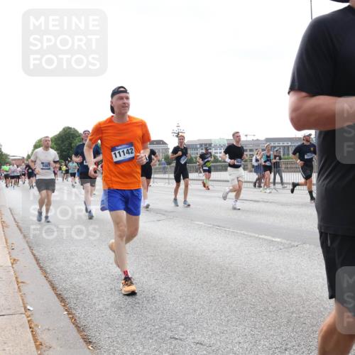 29.06.2025 - hella hamburg halbmarathon Lena Gebhardt http://msf.ph/oto/8423042 29.06.2025 10:43:04 Lombardsbrücke 5067, 11142, 7043, 15168, 1149, 1467, 1656, 1788, 1816, 1878, 1964, 2103, 2158, 2267, 2361, 2401, 2450, 2509, 2940, 2941, 2971, 3074, 3238, 3283, 3329, 3378, 3518, 3638, 3764, 4056, 4092, 4105, 4177, 4302, 4334, 4385, 4680, 5067, 5268, 5417, 5610, 5720, 5755, 5967, 6120, 6764, 7043, 7461, 7513, 7872, 8161, 8184, 8435, 8529, 8795, 8991, 9072, 9304, 9378, 9644, 9976, 10008, 10180, 10454, 10697, 11142, 11710, 12151, 12441, 13049, 13241 meine-sportfotos.de