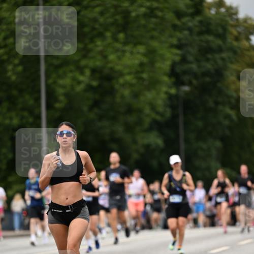 29.06.2025 - hella hamburg halbmarathon Dr. Thomas Lammeyer http://msf.ph/oto/8423043 29.06.2025 10:48:36 Kennedybrücke 1026, 1095, 1400, 1459, 1802, 1804, 2073, 2258, 2674, 2733, 3065, 3597, 4636, 4866, 4968, 5001, 5127, 5192, 5201, 5355, 5902, 5905, 6036, 6226, 6334, 7489, 8058, 8591, 8763, 8870, 9331, 9333, 9879, 10006, 10097, 10220, 10285, 10553, 10707, 11093 meine-sportfotos.de