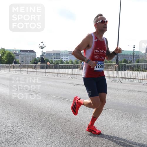 29.06.2025 - hella hamburg halbmarathon Lena Gebhardt http://msf.ph/oto/8423048 29.06.2025 09:42:55 Lombardsbrücke 12341, 2992, 4338, 5301, 5612, 7331, 7855, 9097, 9269, 9385, 10468, 11078, 11228, 11994, 12341, 12360, 12529, 12992, 13346, 13872, 13913, 14728, 14753, 14836, 16615, 17614, 18037, 18740, 19041, 19042, 19050, 19076, 19078 meine-sportfotos.de