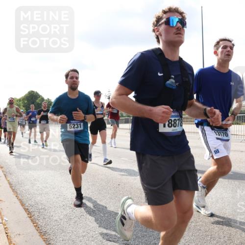 29.06.2025 - hella hamburg halbmarathon Lena Gebhardt http://msf.ph/oto/8423067 29.06.2025 09:52:05 Lombardsbrücke 5336, 7710, 14462, 5231, 763, 8878, xxx, 5690, 1057, 1312, 1353, 1468, 1569, 1604, 1631, 1763, 1903, 2653, 3305, 3437, 3618, 3697, 3852, 4865, 4871, 4915, 4991, 5014, 5047, 5129, 5231, 5336, 5690, 5987, 6373, 6490, 6700, 6705, 6711, 6770, 7092, 7185, 7710, 8074, 8346, 8359, 8564, 8900, 9114, 9348, 9358, 9444, 9547, 9659, 10319, 10375, 10480, 10493, 10669, 10691, 10934, 10978, 11021, 11062, 11679, 11714, 11821, 12438, 12623, 12711, 12772, 13728 meine-sportfotos.de