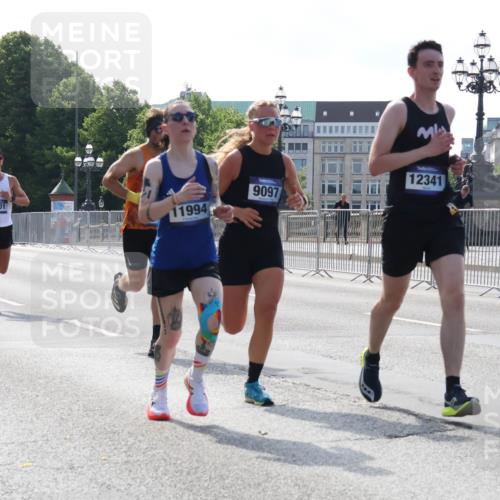 29.06.2025 - hella hamburg halbmarathon Lena Gebhardt http://msf.ph/oto/8423107 29.06.2025 09:42:57 Lombardsbrücke 147, 5301, 11994, 9097, 12341, 4338, 5301, 5612, 7331, 7855, 9097, 9269, 9385, 10468, 11078, 11228, 11994, 12341, 12360, 12529, 12992, 13346, 13872, 13913, 14728, 14753, 14836, 16615, 17614, 18037, 18740, 19041, 19042, 19050, 19076, 19078 meine-sportfotos.de
