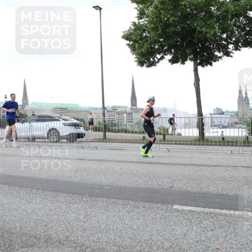 29.06.2025 - hella hamburg halbmarathon Lena Gebhardt http://msf.ph/oto/8423160 29.06.2025 10:52:57 Lombardsbrücke 1369, 1826, 2146, 2291, 2362, 2420, 2701, 2983, 2988, 3140, 3227, 3787, 4591, 4626, 4729, 5360, 5428, 6135, 6521, 7032, 7511, 7681, 7737, 8641, 9068, 9070, 9545, 10055, 10392, 10417, 10568, 10600, 10661, 10879, 10928, 10981, 11520, 11524, 11919, 12127, 12128, 12994, 13489, 13916, 13917, 14009, 14038, 14765, 14807, 14977, 14979, 16137 meine-sportfotos.de