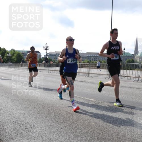 29.06.2025 - hella hamburg halbmarathon Lena Gebhardt http://msf.ph/oto/8423164 29.06.2025 09:42:58 Lombardsbrücke 1472, 9385, 301, 4338, 11994, 341, 4338, 5301, 5612, 7331, 7855, 9097, 9269, 9385, 10468, 11078, 11228, 11994, 12341, 12360, 12529, 12992, 13346, 13872, 13913, 14728, 14753, 14836, 16615, 17614, 18037, 18740, 19041, 19042, 19050, 19076, 19078 meine-sportfotos.de