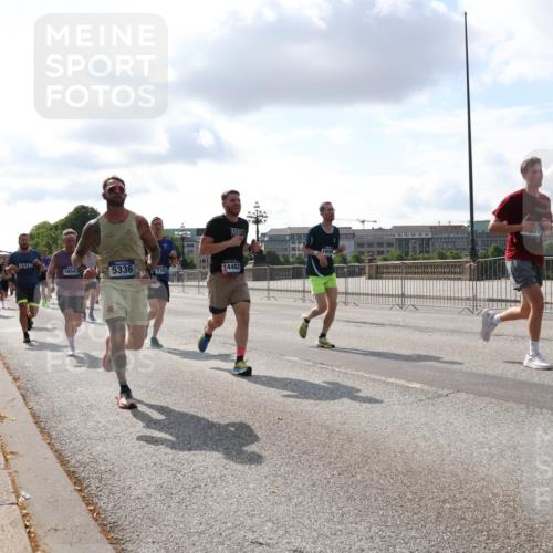 29.06.2025 - hella hamburg halbmarathon Lena Gebhardt http://msf.ph/oto/8423217 29.06.2025 09:52:07 Lombardsbrücke 1654, 5336, 1710, 14462, 88888, 1057, 1139, 1312, 1353, 1468, 1569, 1604, 1631, 1763, 1903, 2653, 3305, 3437, 3618, 3697, 3852, 4565, 4865, 4871, 4915, 4991, 5014, 5047, 5129, 5231, 5336, 5690, 5987, 6373, 6490, 6700, 6705, 6711, 6770, 7092, 7185, 7710, 8074, 8346, 8359, 8564, 8900, 9114, 9348, 9358, 9444, 9547, 9659, 10319, 10375, 10493, 10669, 10691, 10741, 10934, 10978, 11021, 11062, 11495, 11679, 11714, 11821, 12438, 12623, 12711, 12772, 13728 meine-sportfotos.de