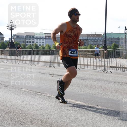 29.06.2025 - hella hamburg halbmarathon Lena Gebhardt http://msf.ph/oto/8423221 29.06.2025 09:42:59 Lombardsbrücke 4338, 4338, 5301, 5612, 7331, 7855, 9097, 9269, 9385, 10468, 11078, 11228, 11994, 12341, 12360, 12529, 12992, 13346, 13872, 13913, 14728, 14753, 14836, 16615, 17614, 18037, 18740, 19041, 19042, 19050, 19076, 19078 meine-sportfotos.de