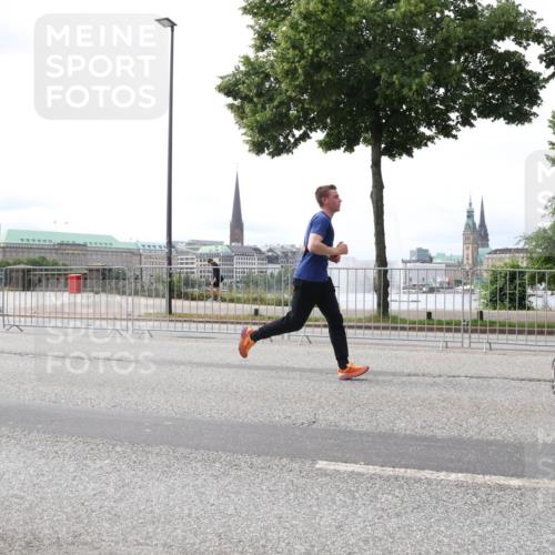 29.06.2025 - hella hamburg halbmarathon Lena Gebhardt http://msf.ph/oto/8423239 29.06.2025 10:28:10 Lombardsbrücke 15123, 1148, 2080, 3389, 3445, 5177, 5369, 5604, 5847, 6632, 7497, 7667, 8215, 8327, 9567, 9653, 9654, 9688, 11692, 11739, 12780, 12823, 12842, 13043, 13045, 13296, 13400, 13568, 13678, 13860, 14017, 14155, 15123, 15607, 15608, 16569, 16804, 16838, 18256, 18301, 18604, 18626, 19180 meine-sportfotos.de
