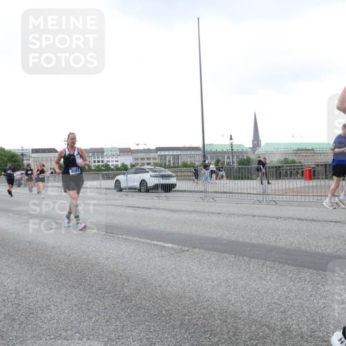 29.06.2025 - hella hamburg halbmarathon Lena Gebhardt http://msf.ph/oto/8423249 29.06.2025 10:52:59 Lombardsbrücke 10981, 4591, 1369, 1826, 2146, 2291, 2362, 2420, 2701, 2983, 2988, 3140, 3227, 3787, 4591, 4626, 4729, 5360, 5428, 6135, 6521, 7032, 7483, 7511, 7681, 7737, 8641, 9068, 9070, 9545, 10055, 10392, 10417, 10568, 10600, 10661, 10879, 10928, 10981, 11520, 11524, 11919, 12127, 12128, 12994, 13489, 13916, 13917, 14009, 14038, 14765, 14807, 14977, 14979, 16137 meine-sportfotos.de