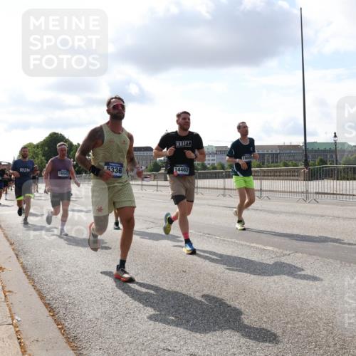 29.06.2025 - hella hamburg halbmarathon Lena Gebhardt http://msf.ph/oto/8423250 29.06.2025 09:52:07 Lombardsbrücke 5336, 14462, 16547, 1057, 1139, 1312, 1353, 1468, 1569, 1604, 1631, 1763, 1903, 2653, 3305, 3437, 3618, 3697, 3852, 4565, 4865, 4871, 4915, 4991, 5014, 5047, 5129, 5231, 5336, 5690, 5987, 6373, 6490, 6700, 6705, 6711, 6770, 7092, 7185, 7710, 8074, 8346, 8359, 8564, 8900, 9114, 9348, 9358, 9444, 9547, 9659, 10319, 10375, 10493, 10669, 10691, 10741, 10934, 10978, 11021, 11062, 11495, 11679, 11714, 11821, 12438, 12623, 12711, 12772, 13728 meine-sportfotos.de