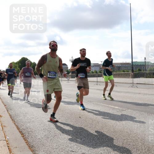 29.06.2025 - hella hamburg halbmarathon Lena Gebhardt http://msf.ph/oto/8423260 29.06.2025 09:52:07 Lombardsbrücke 16547, 5336, 14462, 1057, 1139, 1312, 1353, 1468, 1569, 1604, 1631, 1763, 1903, 2653, 3305, 3437, 3618, 3697, 3852, 4565, 4865, 4871, 4915, 4991, 5014, 5047, 5129, 5231, 5336, 5690, 5987, 6373, 6490, 6700, 6705, 6711, 6770, 7092, 7185, 7710, 8074, 8346, 8359, 8564, 8900, 9114, 9348, 9358, 9444, 9547, 9659, 10319, 10375, 10493, 10669, 10691, 10741, 10934, 10978, 11021, 11062, 11495, 11679, 11714, 11821, 12438, 12623, 12711, 12772, 13728 meine-sportfotos.de