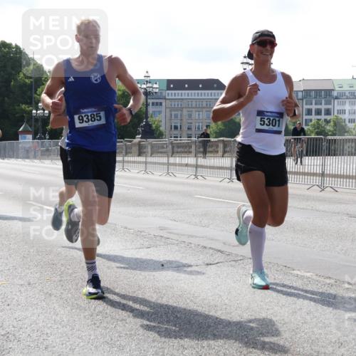 29.06.2025 - hella hamburg halbmarathon Lena Gebhardt http://msf.ph/oto/8423269 29.06.2025 09:43:01 Lombardsbrücke 18037, 9385, 5301, 4338, 5301, 5612, 7331, 7855, 9097, 9269, 9385, 9565, 9767, 10468, 10867, 11078, 11228, 11994, 12341, 12360, 12529, 12992, 13346, 13872, 13913, 14728, 14753, 14757, 14836, 15483, 15671, 16615, 17614, 18037, 18328, 18693, 18695, 18740, 18989, 19041, 19042, 19050, 19076, 19078 meine-sportfotos.de