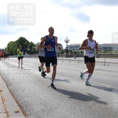 29.06.2025 - hella hamburg halbmarathon Lena Gebhardt http://msf.ph/oto/8423296 29.06.2025 09:43:01 Lombardsbrücke 147, 9385, 5301, 4338, 5301, 5612, 7331, 7855, 9097, 9269, 9385, 9565, 9767, 10468, 10867, 11078, 11228, 11994, 12341, 12360, 12529, 12992, 13346, 13872, 13913, 14728, 14753, 14757, 14836, 15483, 15671, 16615, 17614, 18037, 18328, 18693, 18695, 18740, 18989, 19041, 19042, 19050, 19076, 19078 meine-sportfotos.de