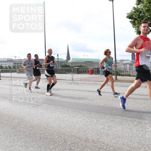 29.06.2025 - hella hamburg halbmarathon Lena Gebhardt http://msf.ph/oto/8423299 29.06.2025 10:18:56 Lombardsbrücke 8780, 9549, 14, 7051, 0461, 1234, 1349, 1521, 1718, 1755, 1820, 2096, 2703, 2781, 2802, 2821, 3026, 3105, 3118, 3202, 3529, 3591, 3592, 3631, 4123, 4383, 4718, 4802, 4845, 5034, 5049, 5080, 5098, 5264, 5266, 5323, 5429, 5834, 5910, 6194, 6249, 6413, 6477, 6482, 6533, 6736, 7051, 7121, 7160, 7214, 7252, 7454, 8341, 8665, 8778, 8780, 9270, 9272, 9276, 9505, 9549, 9586, 9652, 9658, 9748, 9756, 9757, 10037, 10172, 10467, 10502, 10687, 10816, 12541, 12548, 12552, 12703 meine-sportfotos.de