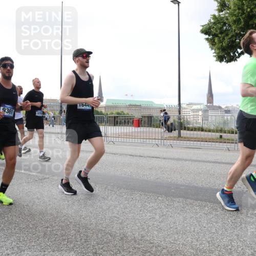 29.06.2025 - hella hamburg halbmarathon Lena Gebhardt http://msf.ph/oto/8423313 29.06.2025 10:06:08 Lombardsbrücke 3042, 9361, 1876, 1644, 1522, 1229, 1245, 1448, 1766, 1830, 1842, 2471, 2540, 3062, 3461, 3929, 4169, 4542, 4666, 4868, 5431, 5762, 6014, 6314, 7138, 7741, 8051, 8316, 8894, 8909, 9339, 9361, 9477, 9560, 9917, 10781, 10791, 10998, 13042, 13054, 13481, 13863, 14369, 14987, 15113, 15145, 15229, 15462, 15537, 15766, 15772, 16441, 16687, 17239, 17740, 17746, 17885, 18042, 18768, 18857, 18966, 18973 meine-sportfotos.de