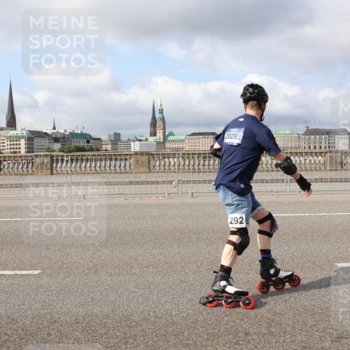 29.06.2025 - hella hamburg halbmarathon Lena Gebhardt http://msf.ph/oto/8423327 29.06.2025 08:57:59 Lombardsbrücke 20292, 292 meine-sportfotos.de