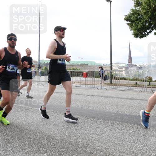 29.06.2025 - hella hamburg halbmarathon Lena Gebhardt http://msf.ph/oto/8423332 29.06.2025 10:06:08 Lombardsbrücke 13042, 9361, 18768, 16441, 1229, 1245, 1448, 1766, 1830, 1842, 2471, 2540, 3062, 3461, 3929, 4169, 4542, 4666, 4868, 5431, 5762, 6014, 6314, 7138, 7741, 8051, 8316, 8894, 8909, 9339, 9361, 9477, 9560, 9917, 10781, 10791, 10998, 13042, 13054, 13481, 13863, 14369, 14987, 15113, 15145, 15229, 15462, 15537, 15766, 15772, 16441, 16687, 17239, 17740, 17746, 17885, 18042, 18768, 18857, 18966, 18973 meine-sportfotos.de