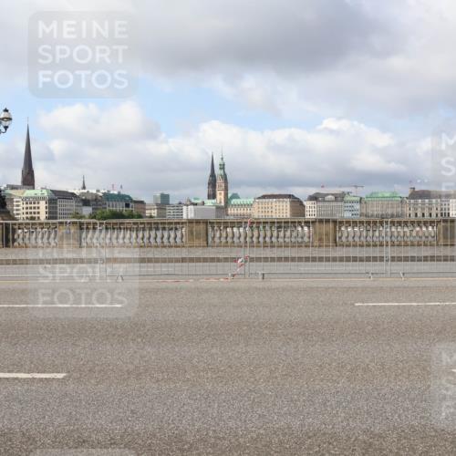 29.06.2025 - hella hamburg halbmarathon Lena Gebhardt http://msf.ph/oto/8423348 29.06.2025 08:58:09 Lombardsbrücke  meine-sportfotos.de