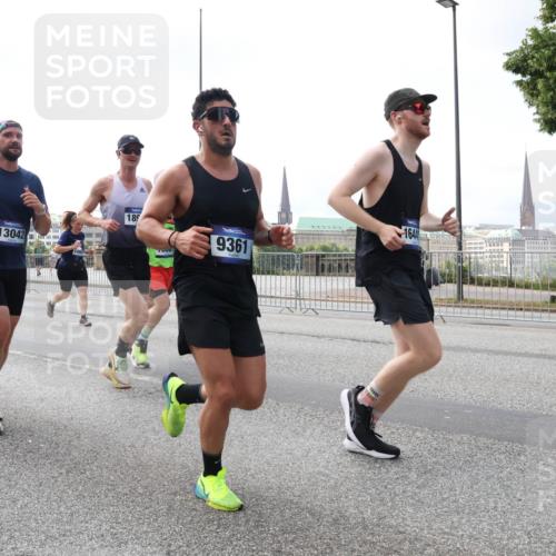 29.06.2025 - hella hamburg halbmarathon Lena Gebhardt http://msf.ph/oto/8423353 29.06.2025 10:06:09 Lombardsbrücke 3062, 13042, 189, 9361, 1644, 1229, 1245, 1448, 1766, 1830, 1842, 2471, 2540, 3062, 3929, 4169, 4542, 4666, 4868, 5431, 5762, 6014, 6314, 7138, 7741, 8051, 8316, 8894, 8909, 9339, 9361, 9477, 9560, 9917, 10781, 10791, 10998, 13042, 13054, 13481, 13863, 14369, 14987, 15113, 15145, 15229, 15462, 15537, 15766, 15772, 16441, 16687, 17239, 17740, 17746, 17885, 18042, 18768, 18857, 18910, 18913, 18966, 18973 meine-sportfotos.de