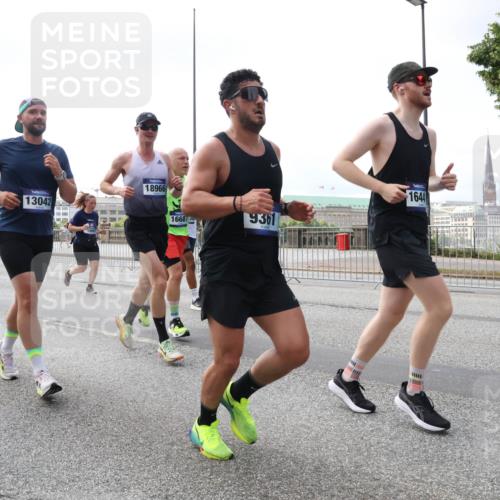 29.06.2025 - hella hamburg halbmarathon Lena Gebhardt http://msf.ph/oto/8423378 29.06.2025 10:06:09 Lombardsbrücke 3062, 13042, 18966, 166875, 9361, 1644, 1229, 1245, 1448, 1766, 1830, 1842, 2471, 2540, 3062, 3929, 4169, 4542, 4666, 4868, 5431, 5762, 6014, 6314, 7138, 7741, 8051, 8316, 8894, 8909, 9339, 9361, 9477, 9560, 9917, 10781, 10791, 10998, 13042, 13054, 13481, 13863, 14369, 14987, 15113, 15145, 15229, 15462, 15537, 15766, 15772, 16441, 16687, 17239, 17740, 17746, 17885, 18042, 18768, 18857, 18910, 18913, 18966, 18973 meine-sportfotos.de