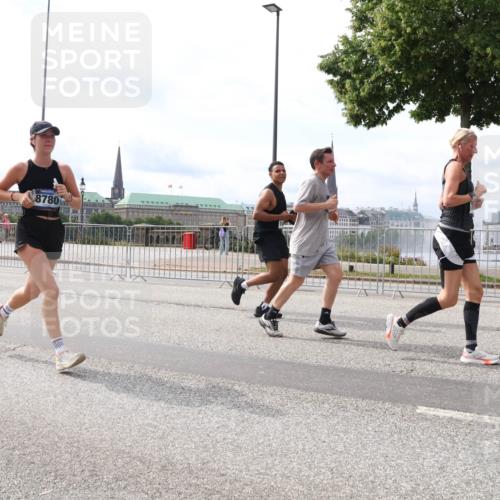 29.06.2025 - hella hamburg halbmarathon Lena Gebhardt http://msf.ph/oto/8423410 29.06.2025 10:18:57 Lombardsbrücke 8780, 1234, 1349, 1521, 1718, 1755, 1820, 2096, 2703, 2781, 2802, 2821, 3026, 3105, 3118, 3202, 3529, 3591, 3592, 3631, 4383, 4718, 4802, 4845, 5034, 5049, 5080, 5098, 5264, 5266, 5323, 5429, 5834, 5910, 6194, 6249, 6413, 6477, 6482, 6533, 6736, 7051, 7121, 7214, 7252, 7454, 8341, 8665, 8761, 8778, 8780, 9270, 9272, 9276, 9505, 9549, 9586, 9652, 9658, 9748, 9756, 9757, 10037, 10172, 10467, 10502, 10816, 12541, 12548, 12552, 12703 meine-sportfotos.de