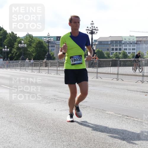 29.06.2025 - hella hamburg halbmarathon Lena Gebhardt http://msf.ph/oto/8423435 29.06.2025 09:43:03 Lombardsbrücke 18037, 4338, 5301, 5612, 7331, 7855, 9097, 9269, 9385, 9565, 9767, 10468, 10867, 11078, 11228, 11994, 12341, 12360, 12529, 12992, 13346, 13374, 13872, 13913, 14728, 14753, 14757, 14836, 15483, 15671, 16615, 17614, 18037, 18328, 18693, 18695, 18740, 18989, 19041, 19042, 19050, 19076, 19078 meine-sportfotos.de