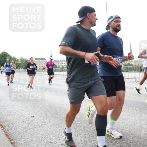 29.06.2025 - hella hamburg halbmarathon Lena Gebhardt http://msf.ph/oto/8423442 29.06.2025 10:06:09 Lombardsbrücke 13054, 204, 7138, 18966, 1229, 1245, 1448, 1766, 1830, 1842, 2471, 2540, 3062, 3929, 4169, 4542, 4666, 4868, 5431, 5762, 6014, 6314, 7138, 7741, 8051, 8316, 8894, 8909, 9339, 9361, 9477, 9560, 9917, 10781, 10791, 10998, 13042, 13054, 13481, 13863, 14369, 14987, 15113, 15145, 15229, 15462, 15537, 15766, 15772, 16441, 16687, 17239, 17740, 17746, 17885, 18042, 18768, 18857, 18910, 18913, 18966, 18973 meine-sportfotos.de