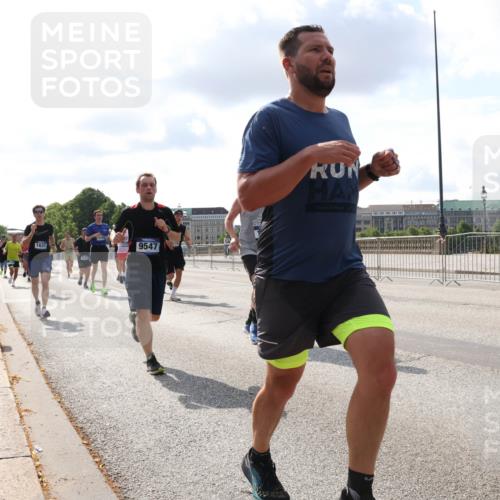 29.06.2025 - hella hamburg halbmarathon Lena Gebhardt http://msf.ph/oto/8423488 29.06.2025 09:52:10 Lombardsbrücke 15206, 1631, 9547, 99, 1057, 1139, 1312, 1353, 1468, 1569, 1604, 1631, 1763, 2653, 3305, 3437, 3618, 3697, 3852, 4565, 4871, 4915, 4991, 5011, 5014, 5047, 5129, 5231, 5336, 5690, 5987, 6373, 6490, 6550, 6700, 6705, 6711, 6770, 7092, 7185, 7710, 8074, 8346, 8359, 8564, 8852, 8900, 9348, 9358, 9444, 9547, 9659, 10319, 10375, 10493, 10691, 10741, 10934, 10978, 11021, 11062, 11495, 11679, 11714, 11821, 12046, 12438, 12623, 12711, 12772, 13728 meine-sportfotos.de