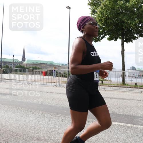 29.06.2025 - hella hamburg halbmarathon Lena Gebhardt http://msf.ph/oto/8423514 29.06.2025 10:18:58 Lombardsbrücke 17571, 27, 1234, 1349, 1521, 1718, 1755, 1820, 2096, 2311, 2703, 2781, 2802, 2821, 3026, 3105, 3118, 3202, 3529, 3591, 3592, 3631, 4383, 4718, 4802, 4845, 5034, 5049, 5080, 5098, 5264, 5266, 5323, 5429, 5834, 5910, 6194, 6249, 6413, 6477, 6482, 6533, 6736, 7051, 7121, 7214, 7252, 7454, 8341, 8665, 8761, 8778, 8780, 9270, 9272, 9276, 9505, 9549, 9652, 9658, 9748, 9756, 9757, 10037, 10172, 10467, 10502, 10816, 12541, 12548, 12552, 12703 meine-sportfotos.de