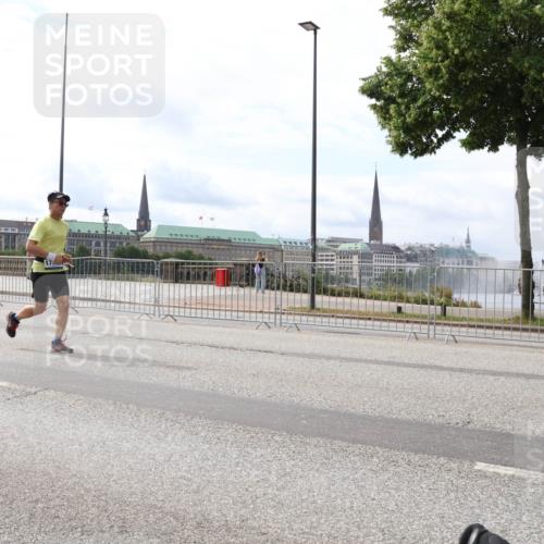 29.06.2025 - hella hamburg halbmarathon Lena Gebhardt http://msf.ph/oto/8423527 29.06.2025 10:18:59 Lombardsbrücke 1234, 1349, 1521, 1718, 1755, 2096, 2311, 2703, 2781, 2802, 2821, 3026, 3105, 3118, 3202, 3529, 3591, 3592, 3631, 4383, 4718, 4802, 4845, 5034, 5049, 5080, 5098, 5178, 5264, 5266, 5323, 5429, 5834, 5910, 6194, 6249, 6413, 6477, 6482, 6533, 6736, 7051, 7121, 7214, 7252, 7454, 8665, 8761, 8778, 8780, 9252, 9270, 9272, 9276, 9505, 9549, 9652, 9658, 9756, 9757, 10037, 10172, 10467, 10502, 10816, 12541, 12548, 12552, 12703 meine-sportfotos.de