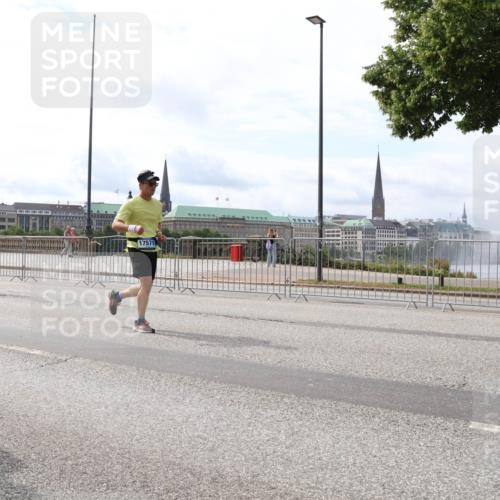 29.06.2025 - hella hamburg halbmarathon Lena Gebhardt http://msf.ph/oto/8423557 29.06.2025 10:18:59 Lombardsbrücke 17571, 1234, 1349, 1521, 1718, 1755, 2096, 2311, 2703, 2781, 2802, 2821, 3026, 3105, 3118, 3202, 3529, 3591, 3592, 3631, 4383, 4718, 4802, 4845, 5034, 5049, 5080, 5098, 5178, 5264, 5266, 5323, 5429, 5834, 5910, 6194, 6249, 6413, 6477, 6482, 6533, 6736, 7051, 7121, 7214, 7252, 7454, 8665, 8761, 8778, 8780, 9252, 9270, 9272, 9276, 9505, 9549, 9652, 9658, 9756, 9757, 10037, 10172, 10467, 10502, 10816, 12541, 12548, 12552, 12703 meine-sportfotos.de