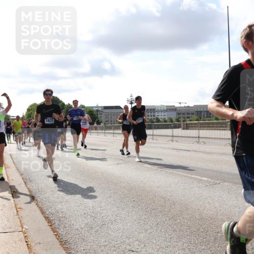 29.06.2025 - hella hamburg halbmarathon Lena Gebhardt http://msf.ph/oto/8423565 29.06.2025 09:52:11 Lombardsbrücke 15206, 1631, 6373, 17637, 6711, 9547, 1057, 1139, 1312, 1353, 1468, 1569, 1604, 1631, 1763, 2653, 3305, 3437, 3618, 3697, 3852, 4565, 4871, 4915, 4991, 5011, 5014, 5047, 5129, 5231, 5336, 5690, 5987, 6373, 6550, 6700, 6705, 6711, 6770, 7092, 7185, 7710, 8074, 8346, 8359, 8564, 8852, 8900, 9348, 9358, 9444, 9547, 9659, 10319, 10375, 10493, 10691, 10741, 10934, 10978, 11021, 11062, 11495, 11679, 11714, 11821, 12046, 12438, 12623, 12711, 12772, 13728 meine-sportfotos.de