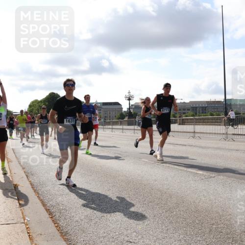 29.06.2025 - hella hamburg halbmarathon Lena Gebhardt http://msf.ph/oto/8423596 29.06.2025 09:52:11 Lombardsbrücke 15206, 6711, 13269, 1604, 1631, 1057, 1139, 1312, 1353, 1468, 1569, 1604, 1631, 1763, 2653, 3305, 3437, 3618, 3697, 3852, 4565, 4871, 4915, 4991, 5011, 5014, 5047, 5129, 5231, 5336, 5690, 5987, 6373, 6550, 6700, 6705, 6711, 6770, 7092, 7185, 7710, 8074, 8346, 8359, 8564, 8852, 8900, 9348, 9358, 9444, 9547, 9659, 10319, 10375, 10493, 10691, 10741, 10934, 10978, 11021, 11062, 11495, 11679, 11714, 11821, 12046, 12438, 12623, 12711, 12772, 13728 meine-sportfotos.de